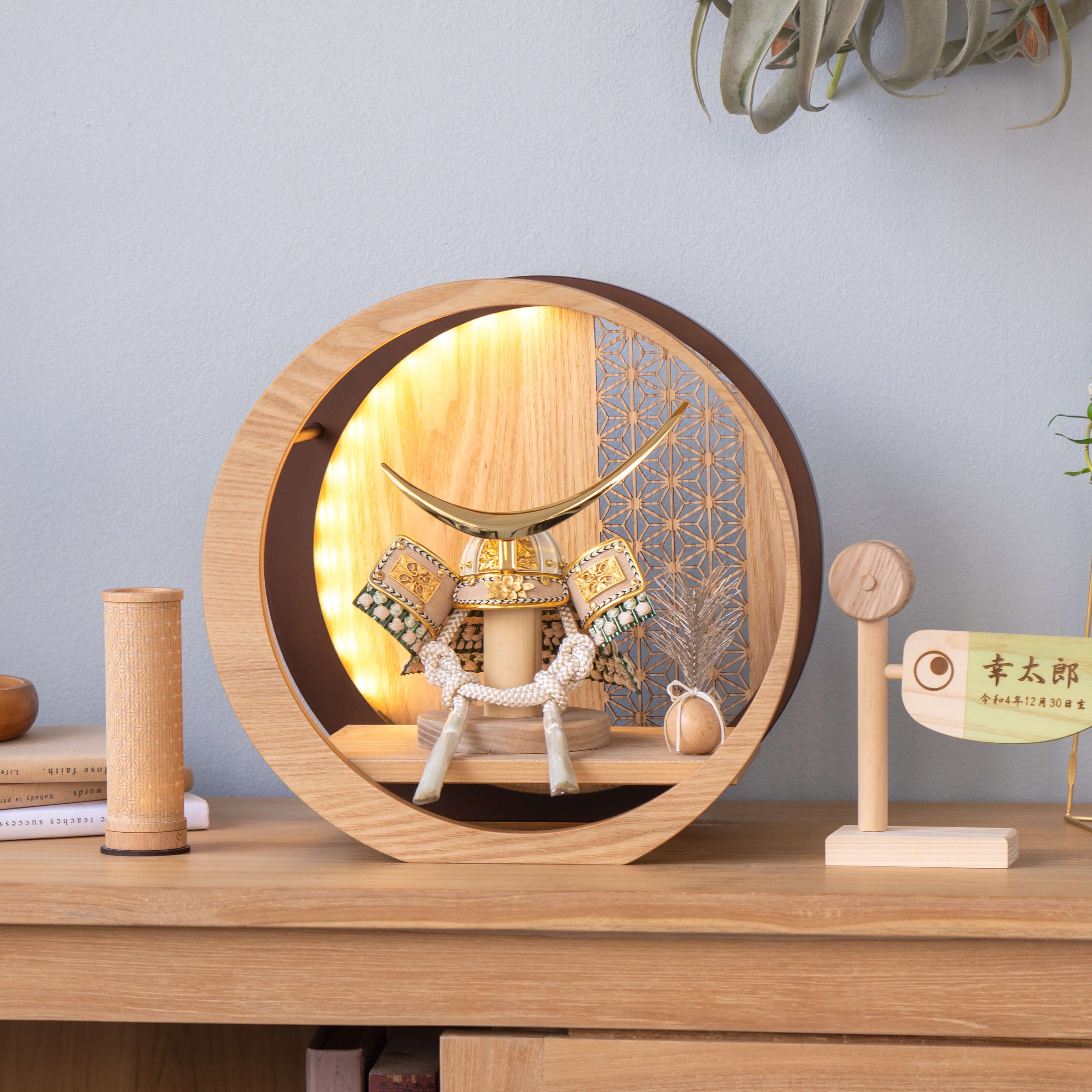 ことのオリジナル兜 伊達政宗 灯月型飾台 麻の葉