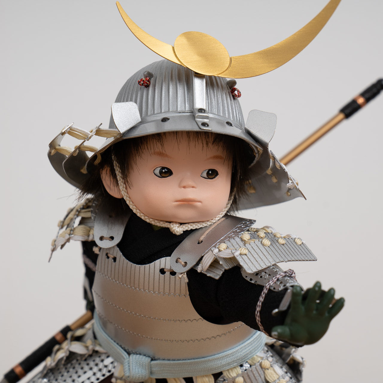 五月人形にまつわる“男の子のしあわせ”を願う伝統と現代の育児観【節句に込められた本当の意味】
